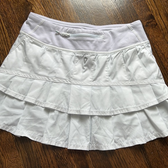 Ivivva girls tennis skirt-white-size 12 - Picture 2 of 3